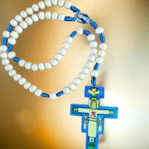 Różaniec z dużym krzyżem Miłości - biały