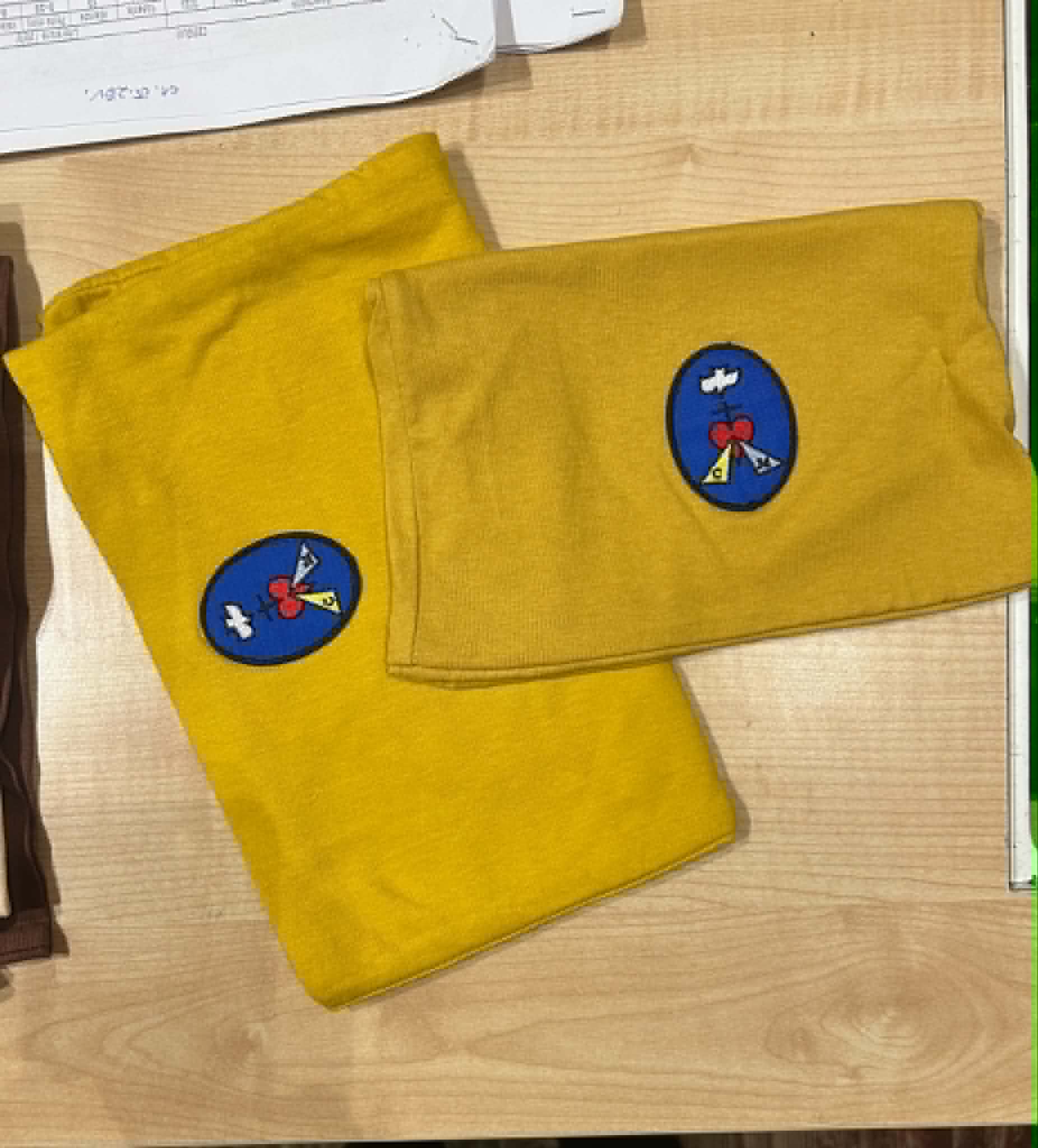 Czapka z kominem z logo Katolickiej Wspólnoty MiMJ (kolorze słonecznikowym)