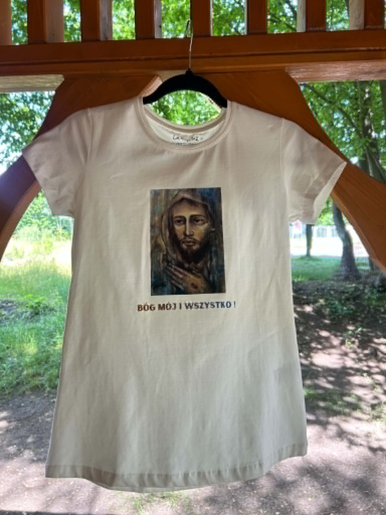 T-shirt damski „Bóg Mój i Wszystko” kolor biały (ecru)